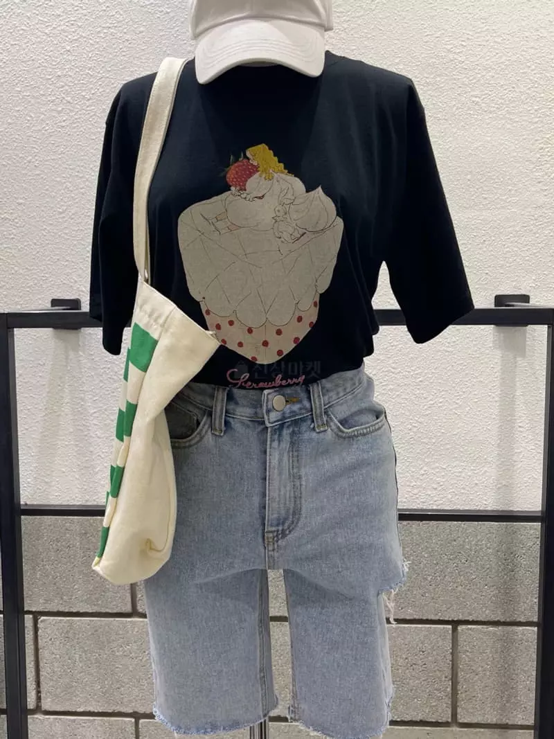Eve - Korean Women Fashion - #shopsmall - Strawberry Tee