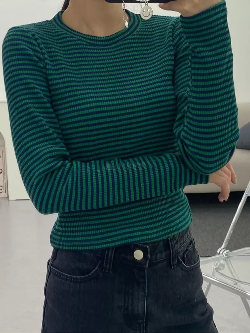 Eve - Korean Women Fashion - #momslook - Stripes Crop Tee - 4