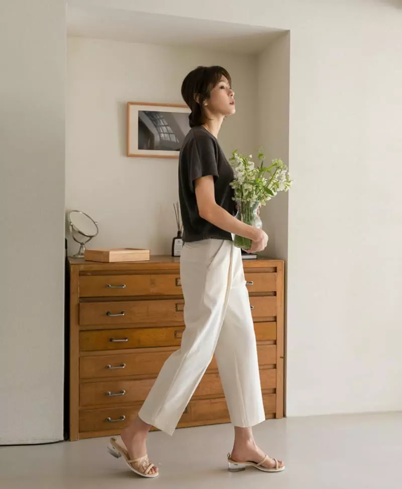 Floaty - Korean Women Fashion - #vintagekidsstyle - Linen Alie V Neck Loose Fit Knit Tee - 11