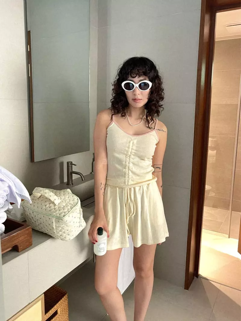Fric - Korean Women Fashion - #momslook - Heart Punching Shorts - 6