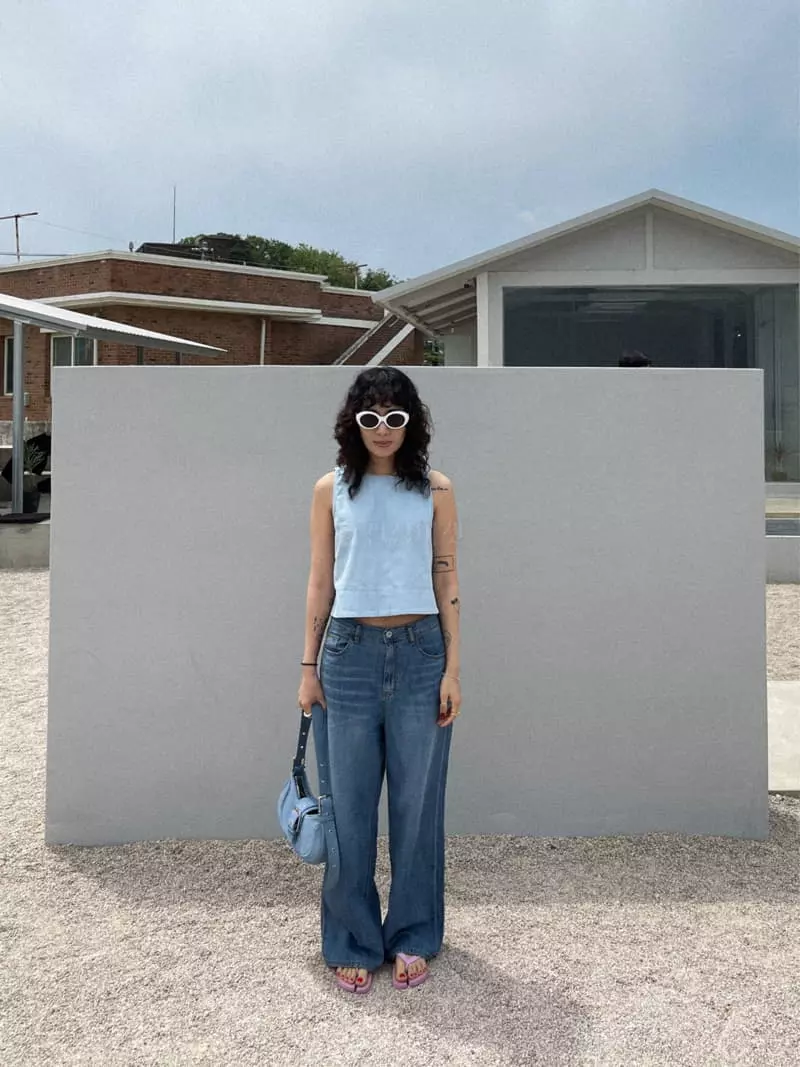 Fric - Korean Women Fashion - #momslook - Mennt Sleeveless Top - 2