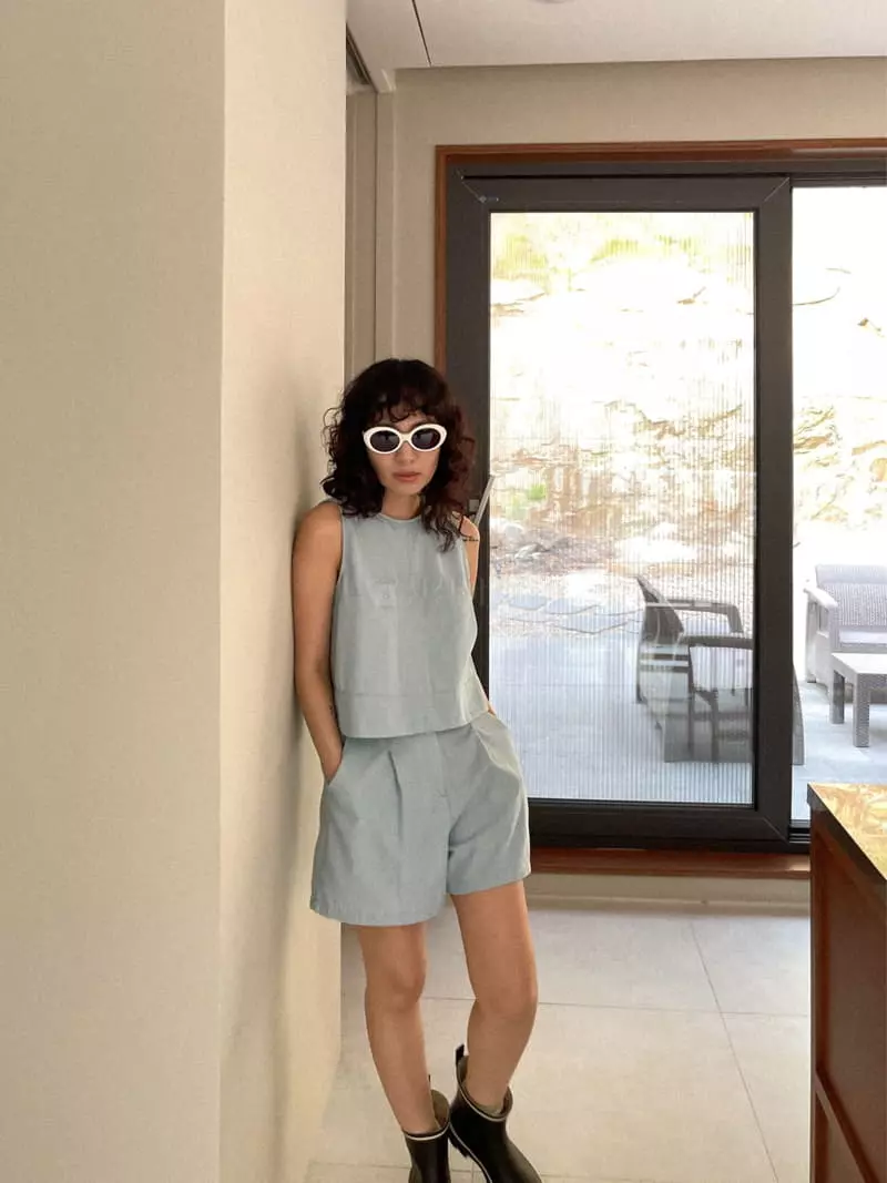 Fric - Korean Women Fashion - #shopsmall - Mennt Sleeveless Top - 10