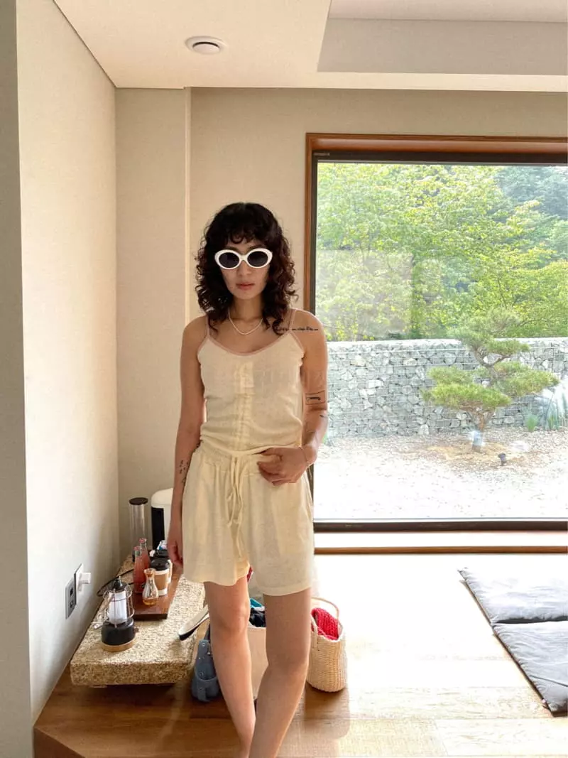 Fric - Korean Women Fashion - #womensfashion - Heart Punching Shorts - 5