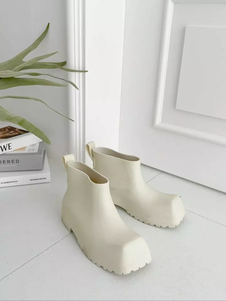 Golden Shoe - Korean Women Fashion - #momslook - dh9950 boots Boots