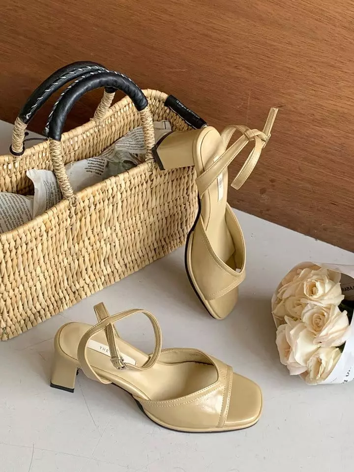 Golden Shoe - Korean Women Fashion - #momslook - th2526 Sandals - 7