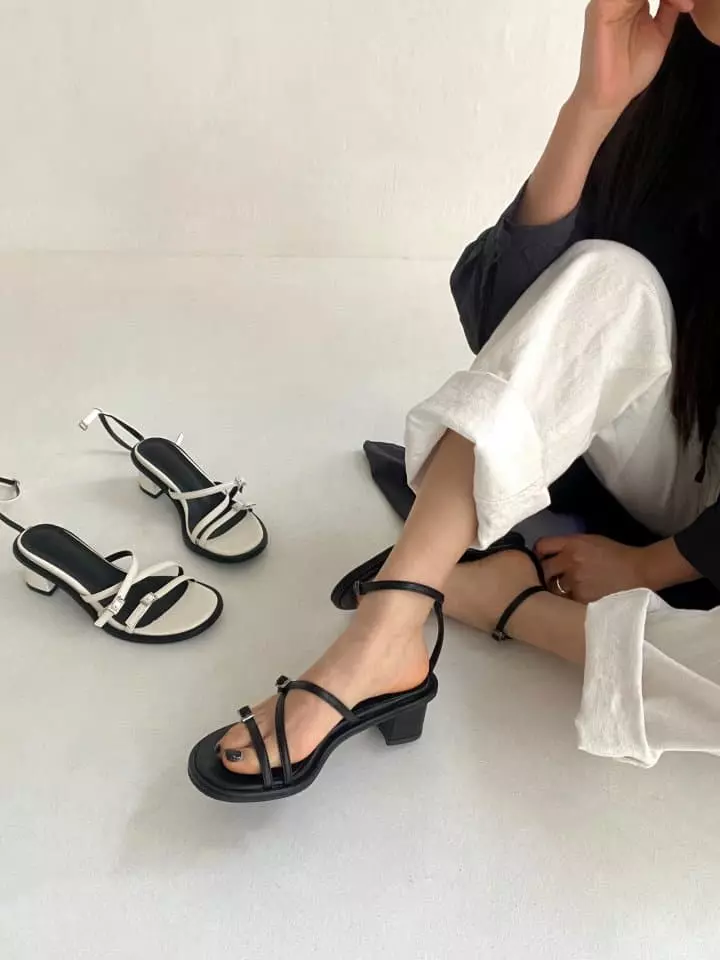 Golden Shoe - Korean Women Fashion - #shopsmall - i407 Sandals - 3