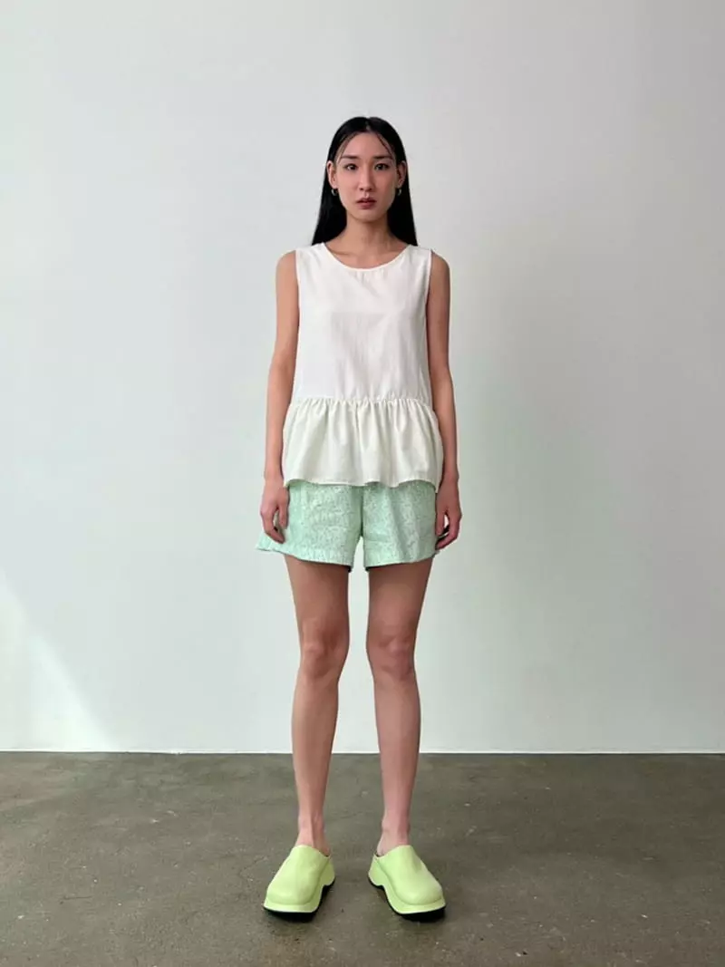 Inni - Korean Women Fashion - #momslook - Flower Shorts - 3