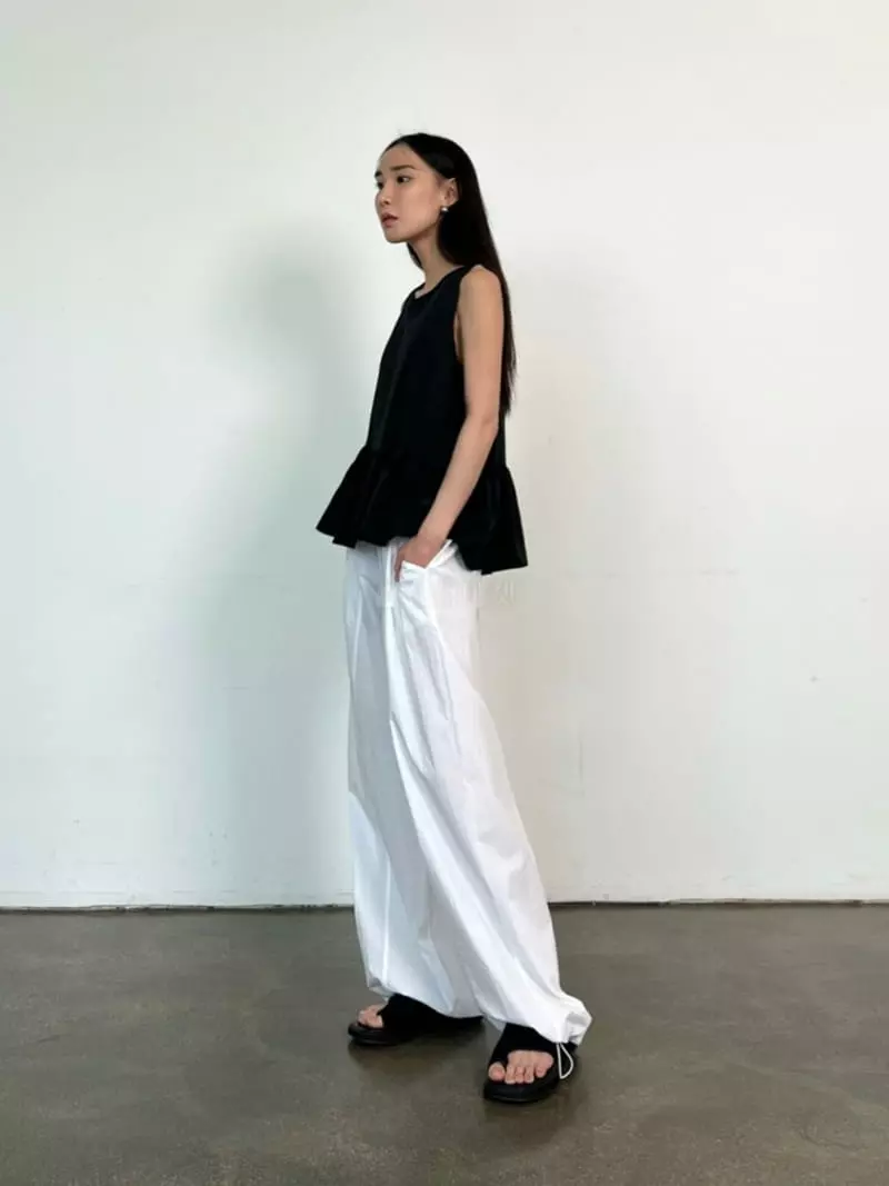 Inni - Korean Women Fashion - #momslook - Crown Pants - 3