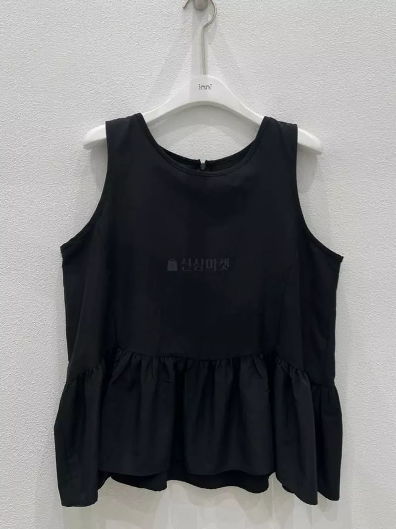 Inni - Korean Women Fashion - #momslook - Stay Sleeveless Blouse - 2