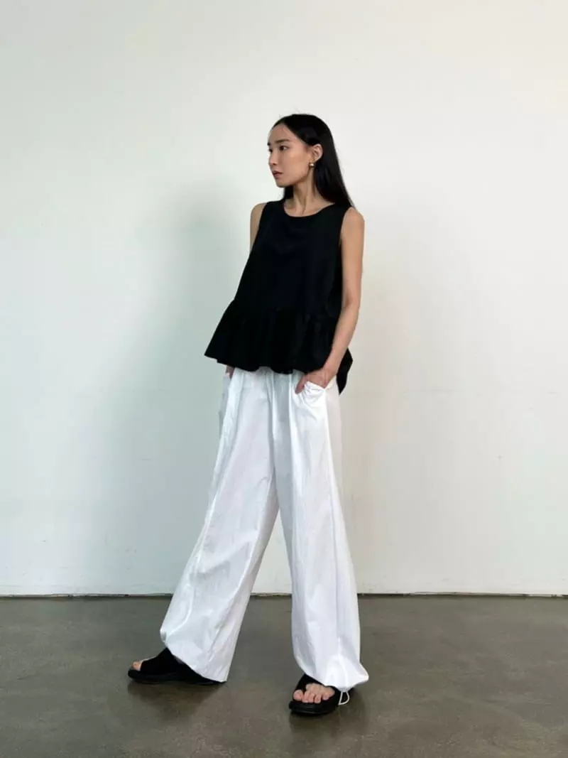 Inni - Korean Women Fashion - #momslook - Stay Sleeveless Blouse - 8