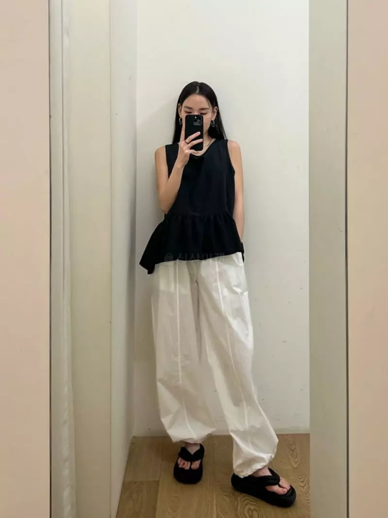 Inni - Korean Women Fashion - #momslook - Stay Sleeveless Blouse - 9