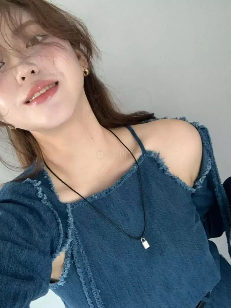 Inni - Korean Women Fashion - #momslook - Rough Denim Borelo  - 2
