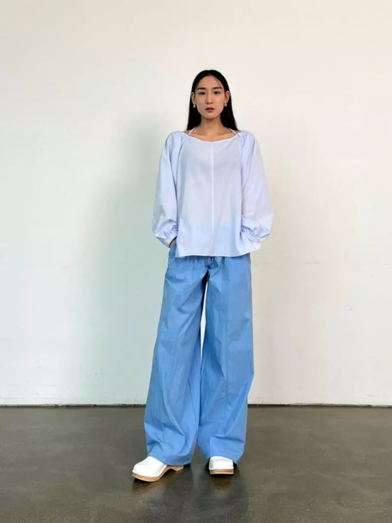 Inni - Korean Women Fashion - #romanticstyle - Nanba Balloon Blouse - 3