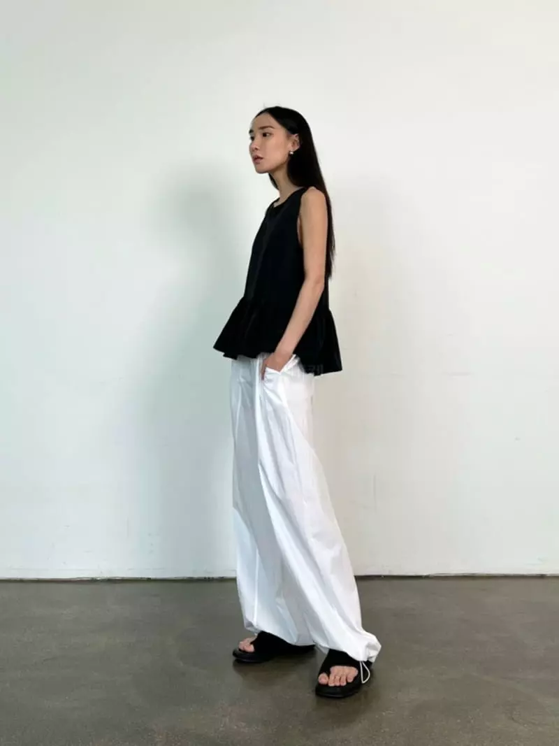 Inni - Korean Women Fashion - #womensfashion - Stay Sleeveless Blouse - 7