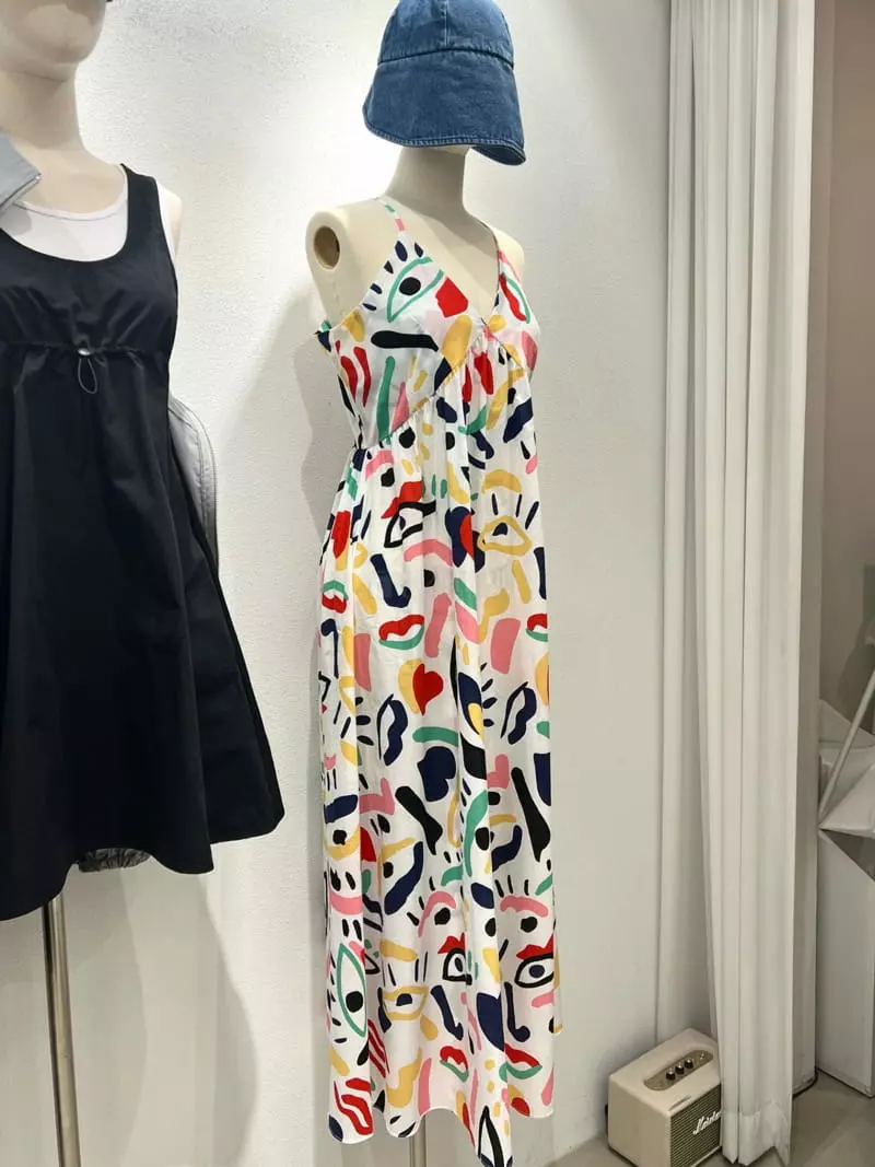 Inni - Korean Women Fashion - #womensfashion - Heart Paint Long One-piece - 12