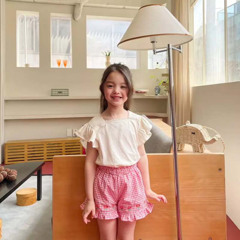 Momo Ann - Korean Children Fashion - #minifashionista - Flower Check Shorts