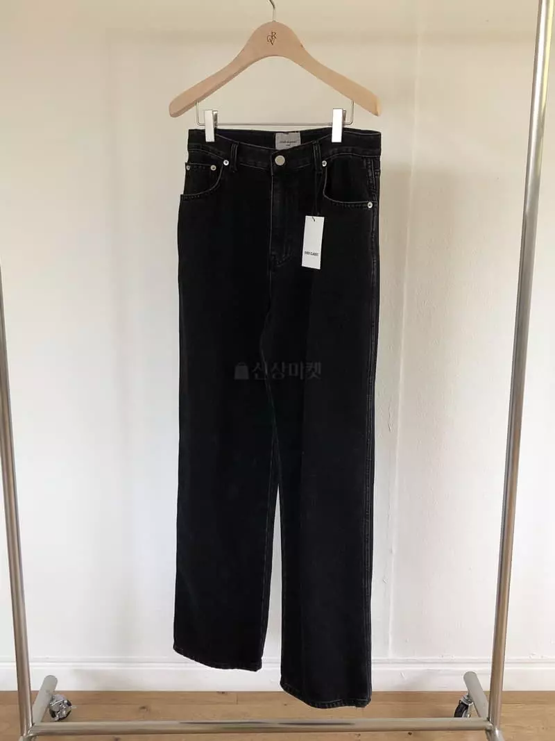 Overclassic - Korean Women Fashion - #momslook - Biff Black Jeans - 9