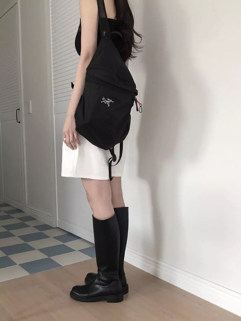 Overclassic - Korean Women Fashion - #momslook - Mue Half Jeans - 9