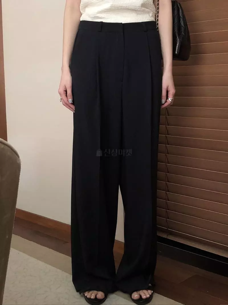 Overclassic - Korean Women Fashion - #momslook - Classic Half Pants - 8