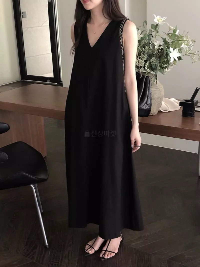 Overclassic - Korean Women Fashion - #womensfashion - V Neck One-piece - 3