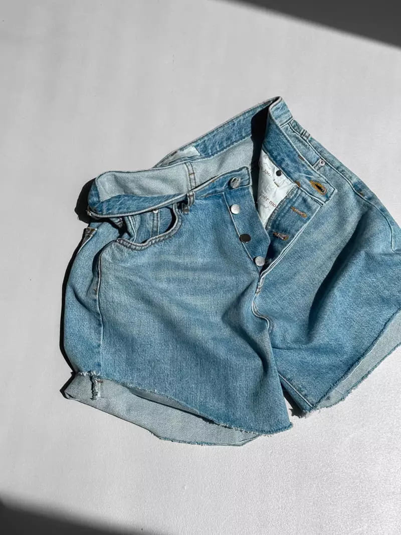 Paper Moon - Korean Women Fashion - #momslook - Vintage Oversize Denim Shorts - 7
