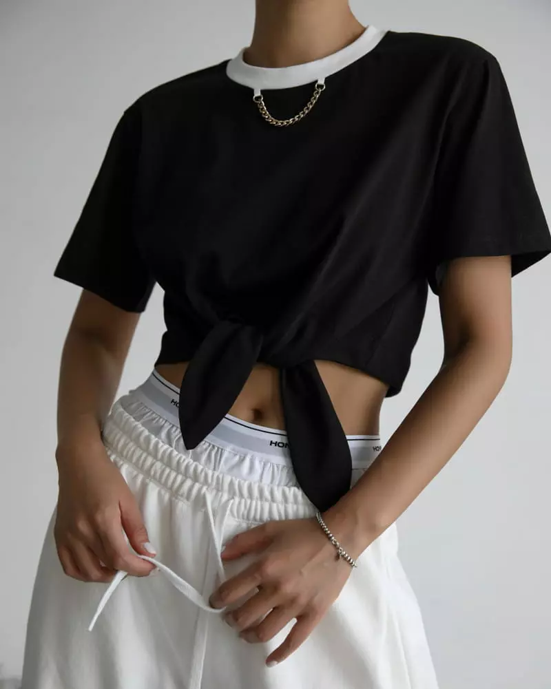 Paper Moon - Korean Women Fashion - #momslook - Chain Necklace Detail Knotted Detail Cropped Tee  - 9