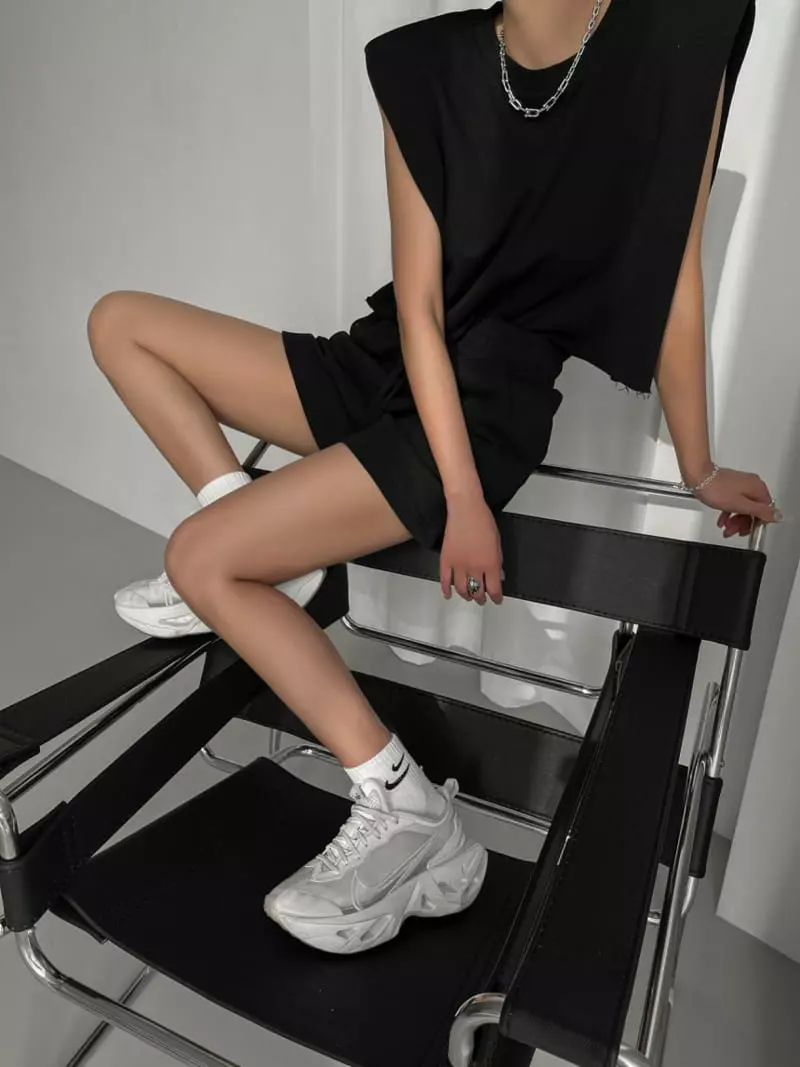 Paper Moon - Korean Women Fashion - #momslook - Shoulder Padded Sleeveless Cropped Sweatshirt - 11
