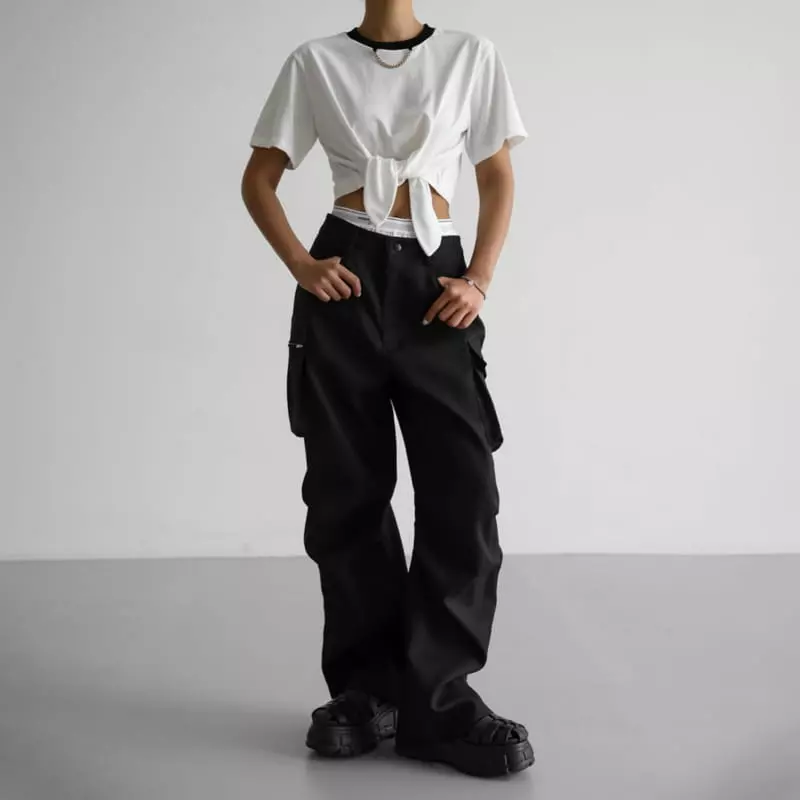 Paper Moon - Korean Women Fashion - #shopsmall - Chain Necklace Detail Knotted Detail Cropped Tee  - 2