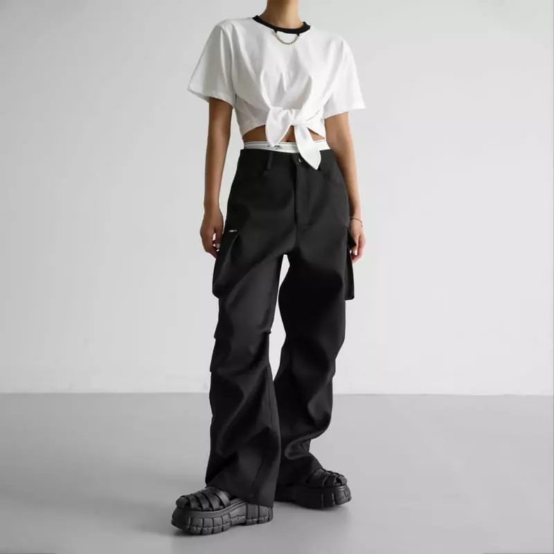 Paper Moon - Korean Women Fashion - #thatsdarling - Chain Necklace Detail Knotted Detail Cropped Tee  - 3