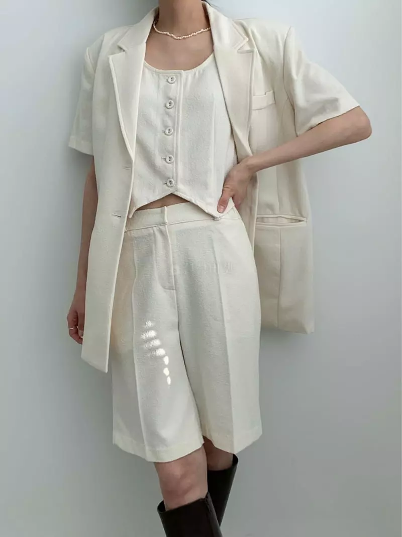 Pin Code - Korean Women Fashion - #thatsdarling - Cream Shorts
