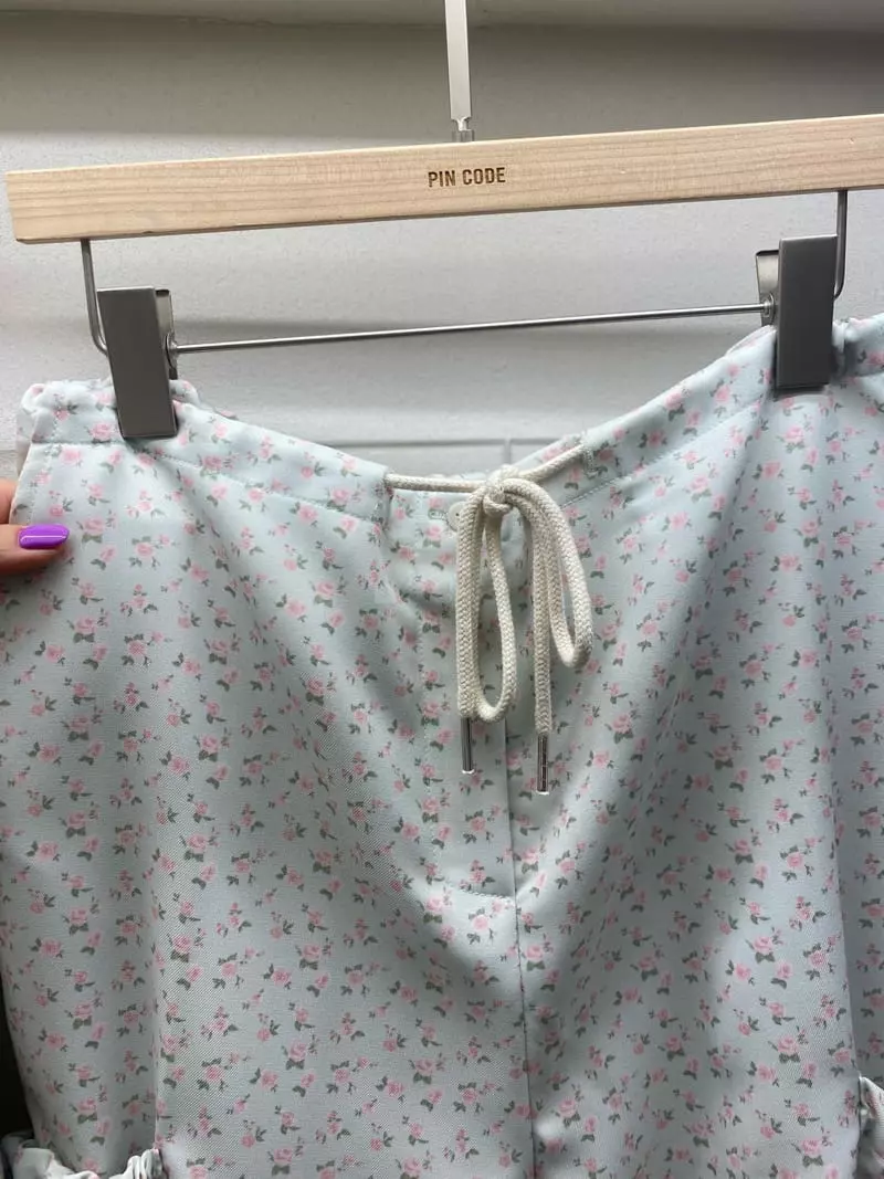 Pin Code - Korean Women Fashion - #womensfashion - String Flower Pants - 2