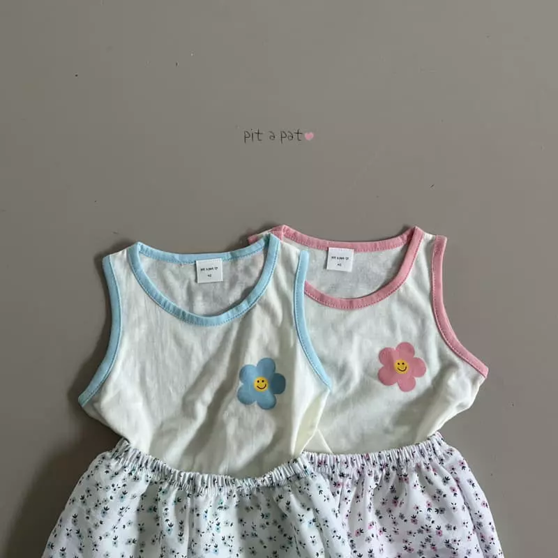 Pitapat - Korean Children Fashion - #kidsshorts - Smile Flower Sleeveless Top Bottom Set - 2