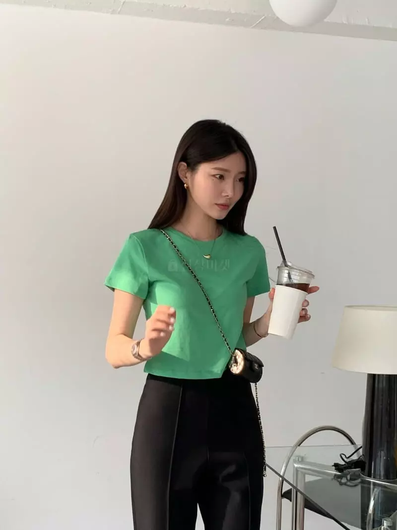 Proper - Korean Women Fashion - #thatsdarling - Ewver Crop Tee - 2