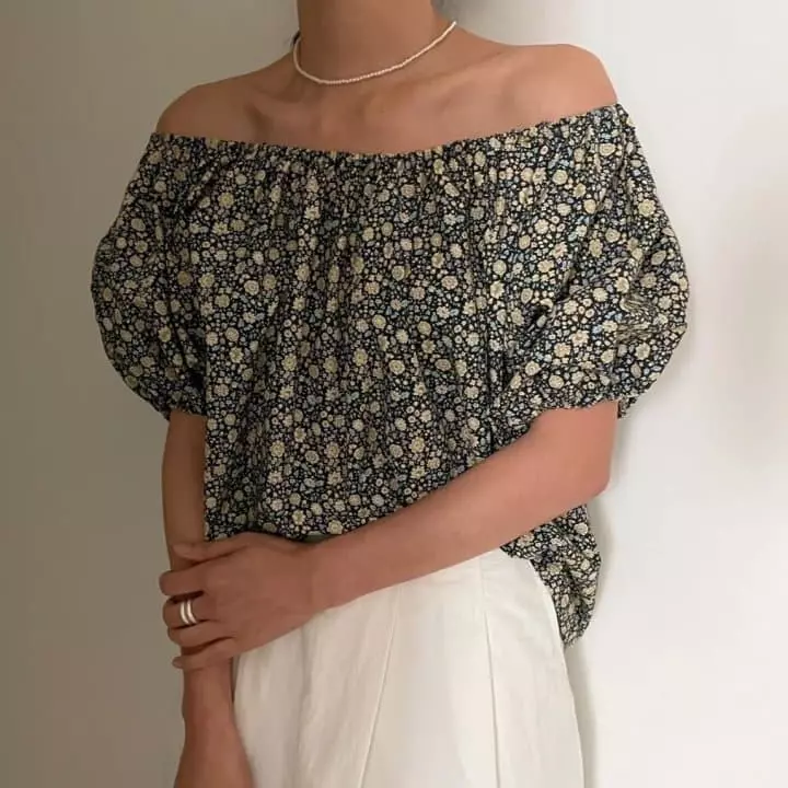 Ripple - Korean Women Fashion - #momslook - Free Shoulder Blouse