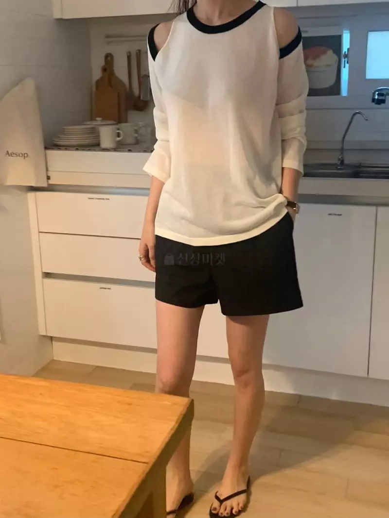 Vannuvo - Korean Women Fashion - #vintagekidsstyle - Linen Color Slit Knit Tee - 11