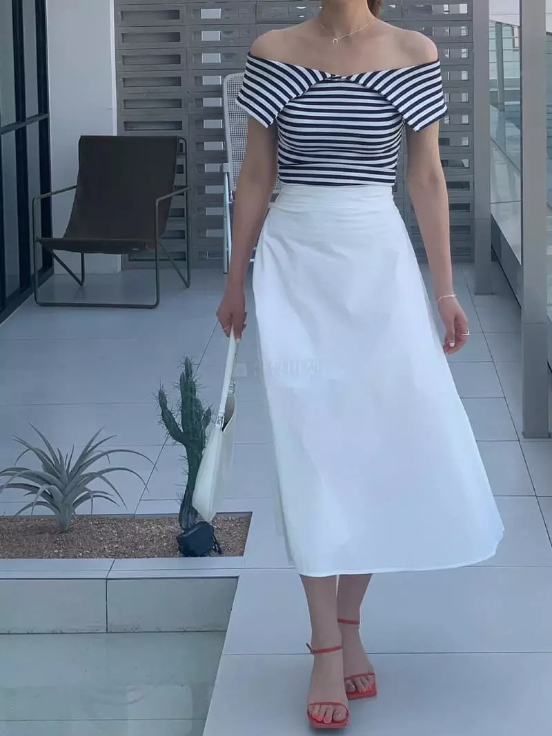 Vannuvo - Korean Women Fashion - #womensfashion - Stripes Soulder Tee - 5