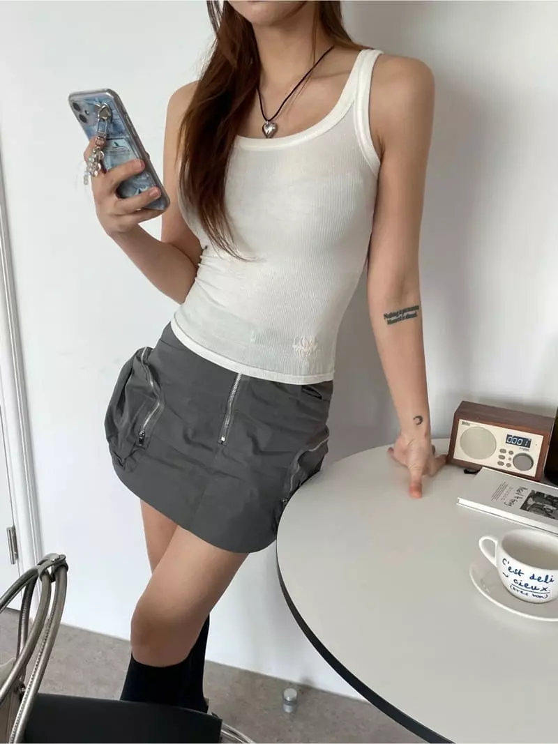 08 Room - Korean Women Fashion - #momslook - Love Embrodiery Sleeveless - 6