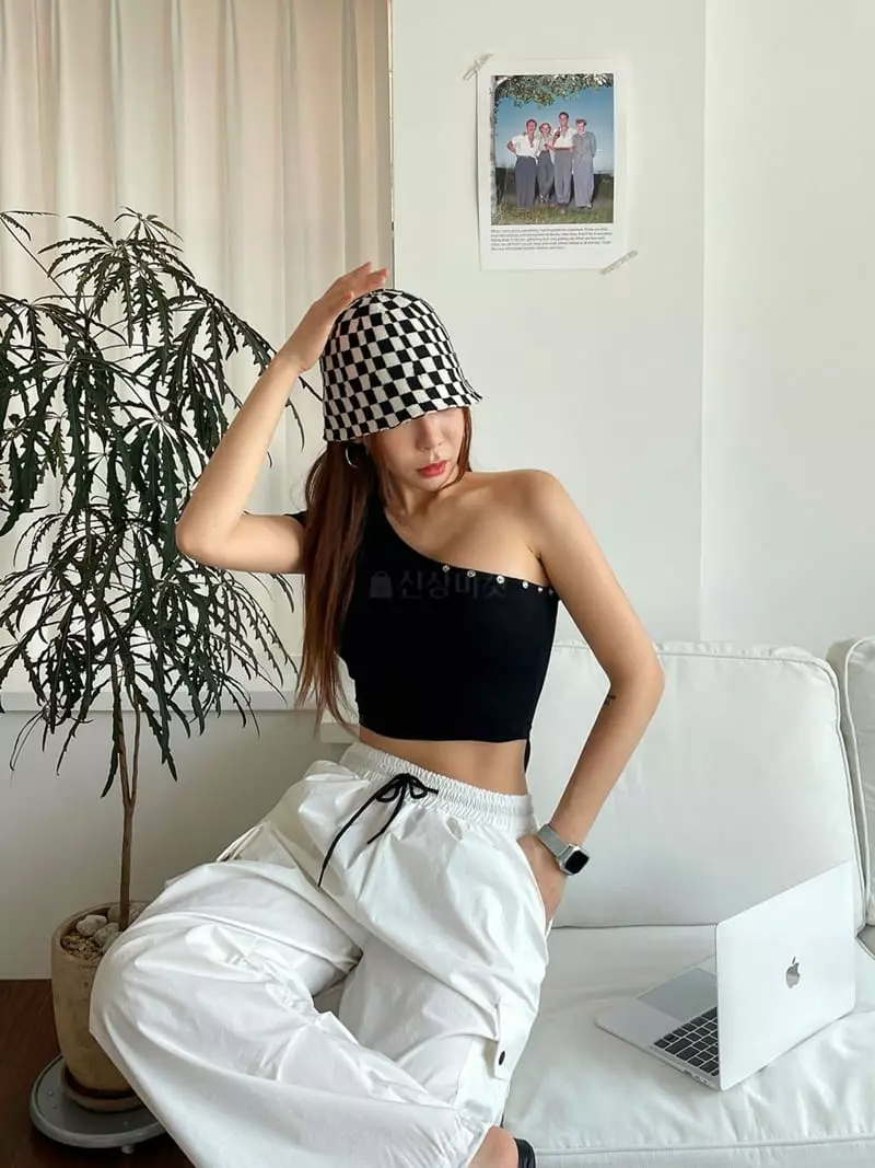 08 Room - Korean Women Fashion - #momslook - 3 Way Tee - 7