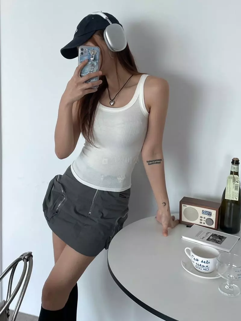 08 Room - Korean Women Fashion - #womensfashion - Love Embrodiery Sleeveless - 5