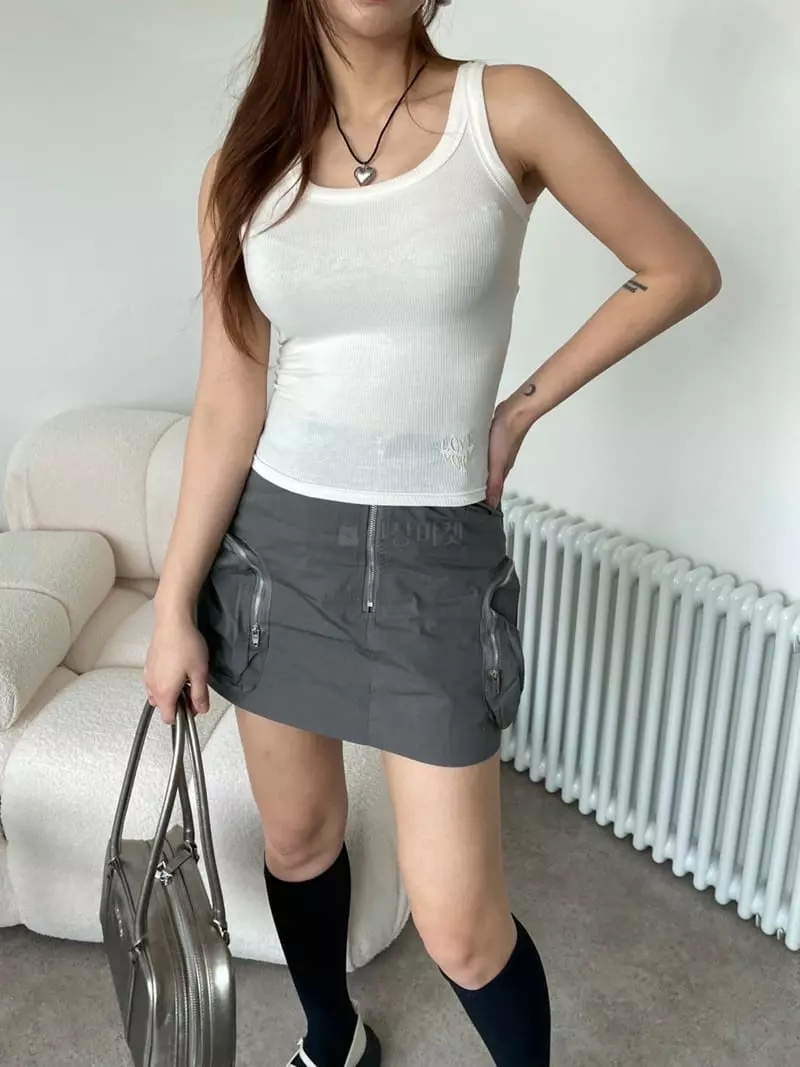 08 Room - Korean Women Fashion - #womensfashion - Love Embrodiery Sleeveless - 7