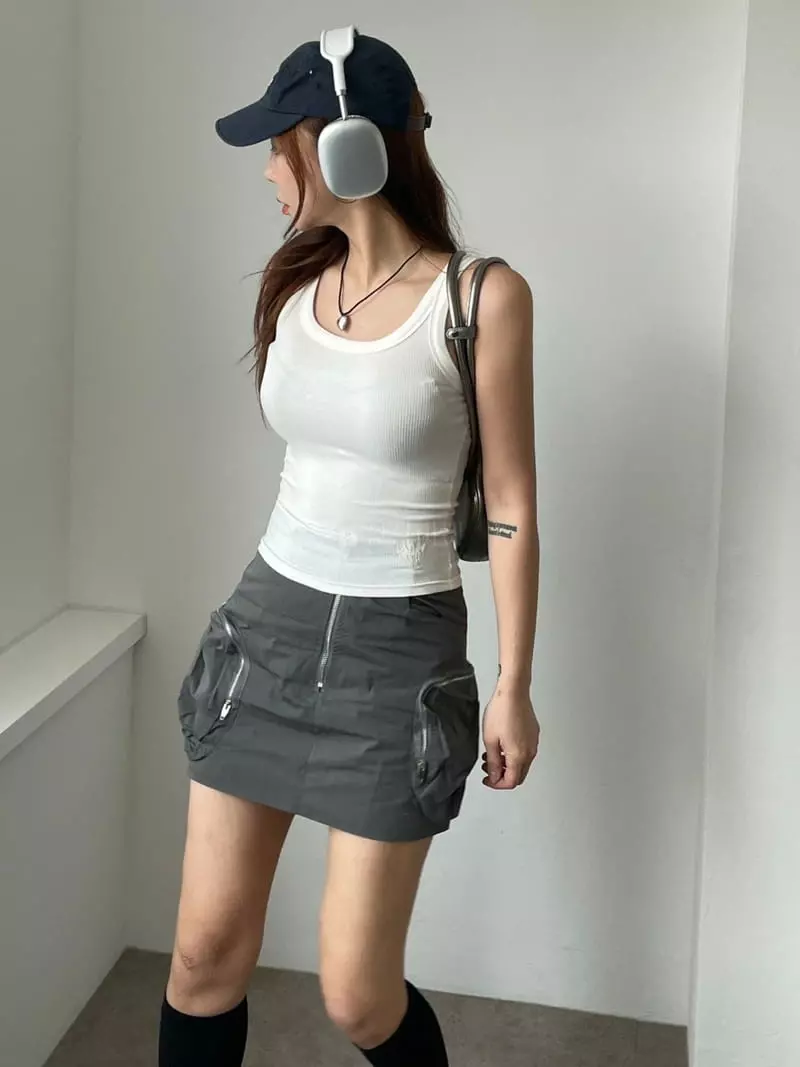 08 Room - Korean Women Fashion - #womensfashion - Love Embrodiery Sleeveless - 9