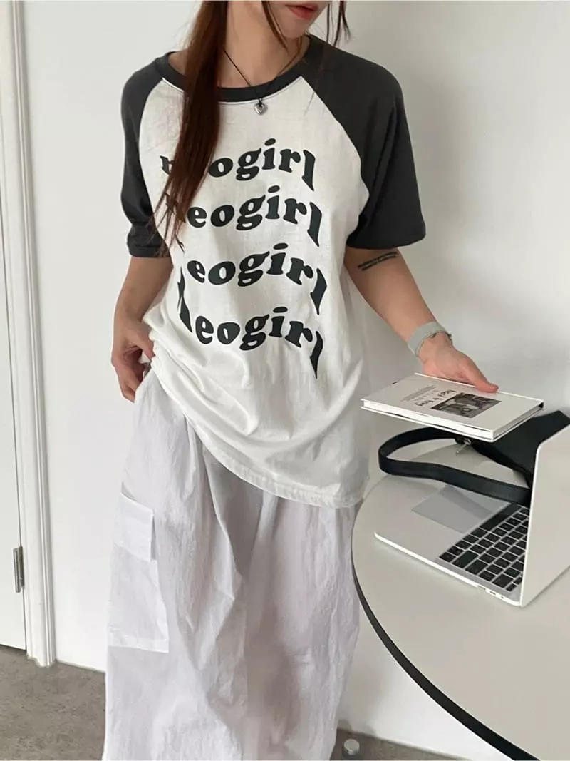 08 Room - Korean Women Fashion - #womensfashion - Neo Raglan Tee - 12