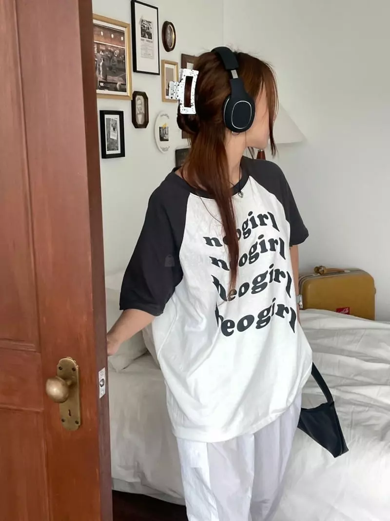08 Room - Korean Women Fashion - #womensfashion - Neo Raglan Tee - 8