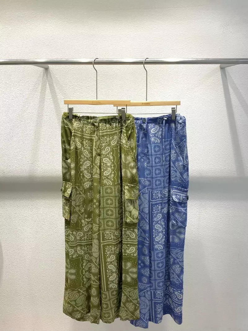 3 Rooms - Korean Women Fashion - #momslook - Paisely Cargo Pants - 2