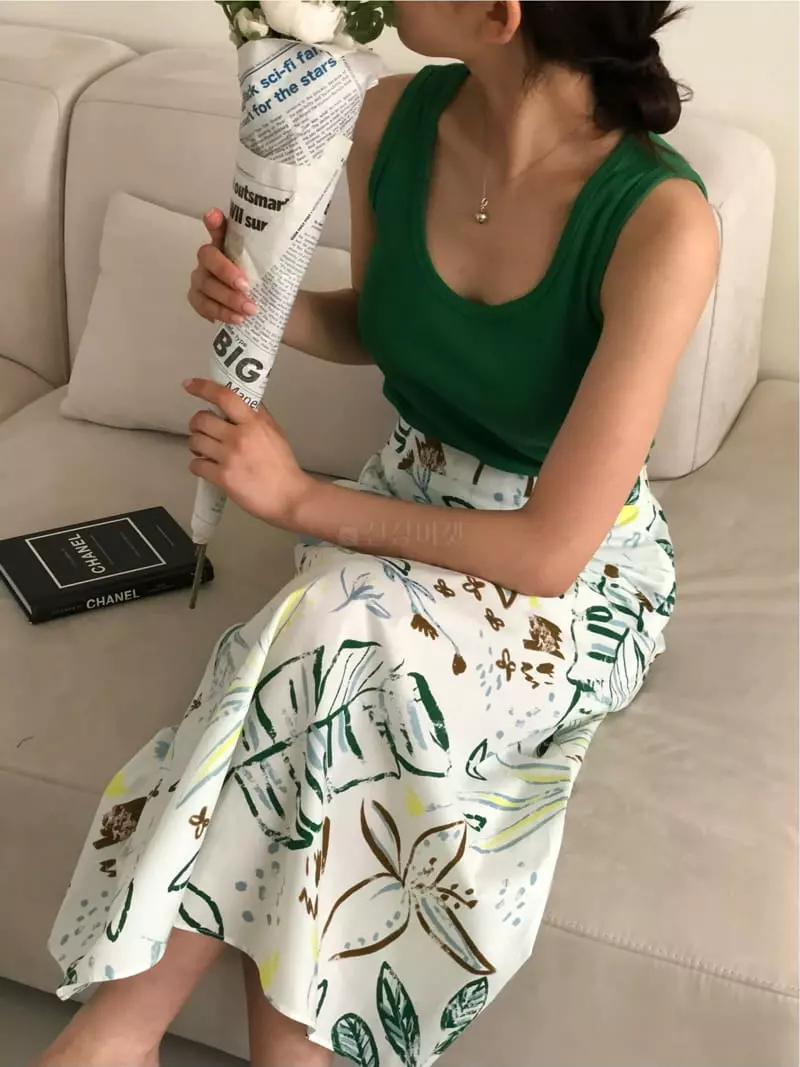 A Want - Korean Women Fashion - #thelittlethings - Atom Slit Sleeveless - 4