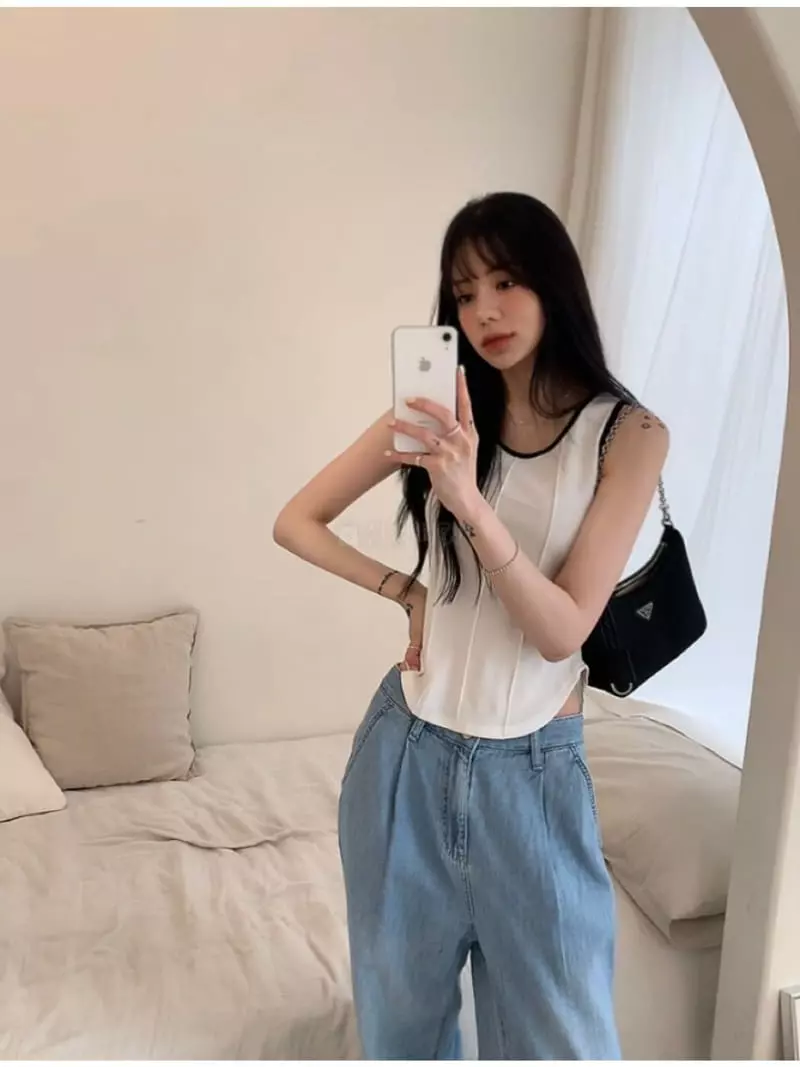 Amuse Seoul - Korean Women Fashion - #womensfashion - Slit SLeeveless - 4