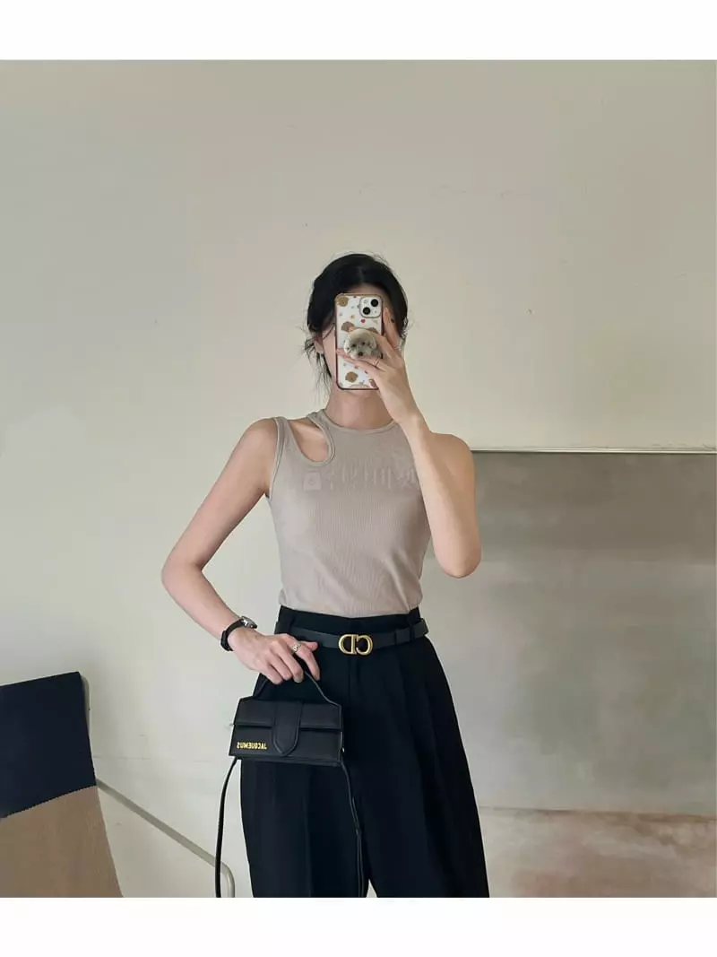 Amuse Seoul - Korean Women Fashion - #momslook - Slit Sleeveless - 4