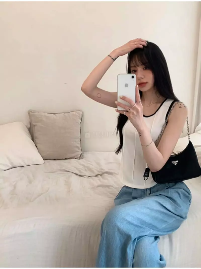 Amuse Seoul - Korean Women Fashion - #womensfashion - Slit SLeeveless - 5