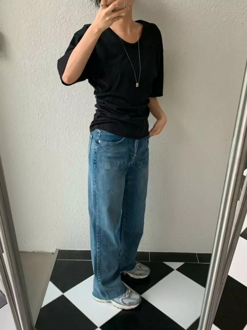 Anne Margaret - Korean Women Fashion - #restrostyle - Tug Line Tee - 11