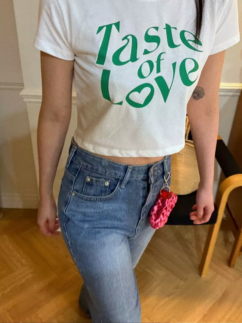 Archive - Korean Women Fashion - #vintageinspired - Love Lettering Crop Tee - 5